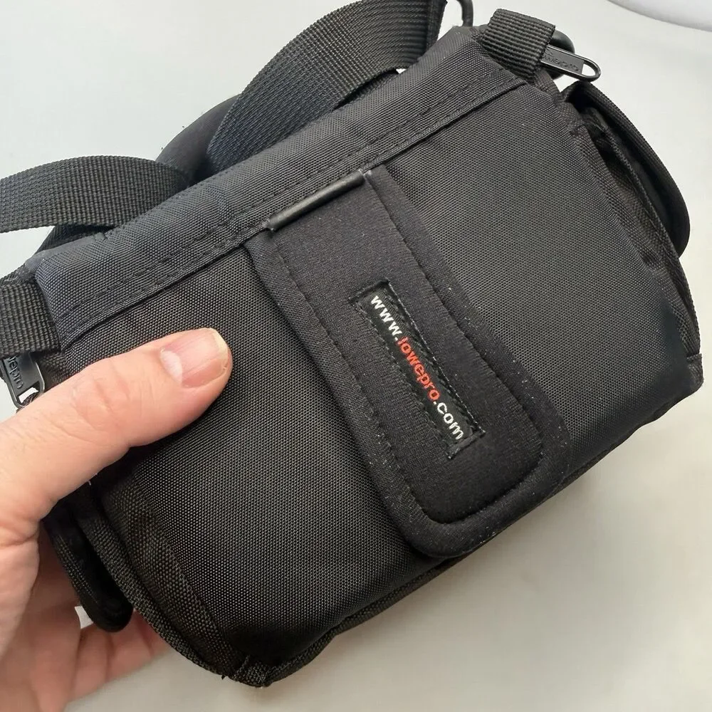 LowePro Edit 110 Protective Camera Bag Padded Carrying Case Black 8x6x4 EUC